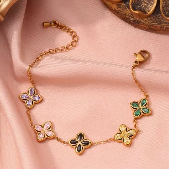 Jewelry - 18k gold lucky clover bracelet